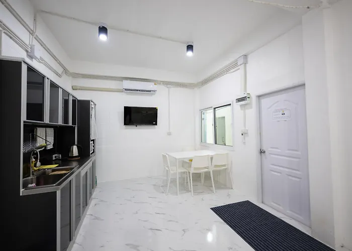 ดอนเมือง 206 Near Don Mueang Airport & Bts Wat Phrasi